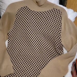 Dolce & Gabbana beige turtleneck sweater sz s
